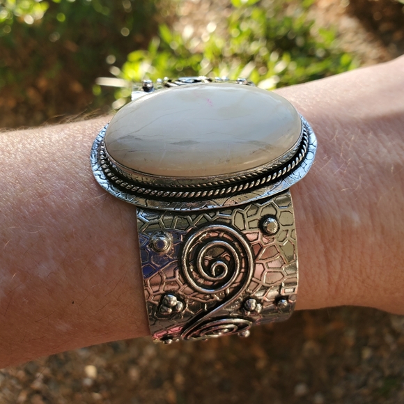 New Huge Lemon Chrysoprase 925 Silver Cuff Bracelet. - Picture 16 of 16